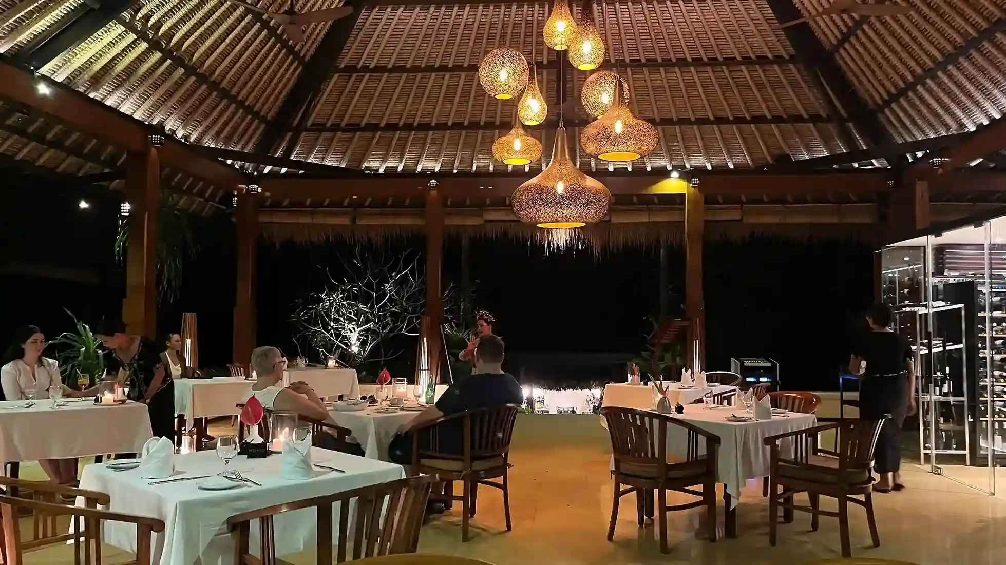 Exploring Bali’s Nightlife with Luxurious Companions